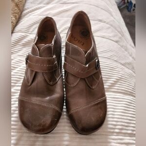 Taos Women's Shoes Brown Size 10